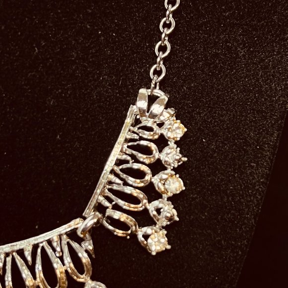 Silver Tone Cable Chain And Rhinestone Bib Necklace (3851) - Picture 4 of 6